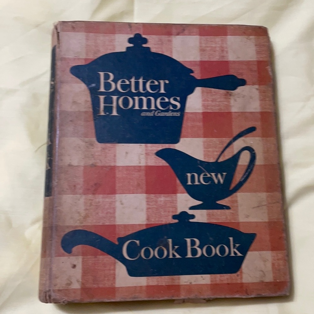 1967 Better Homes & Gardens Cookbook. Fair condition, 400 pages, hardcover.